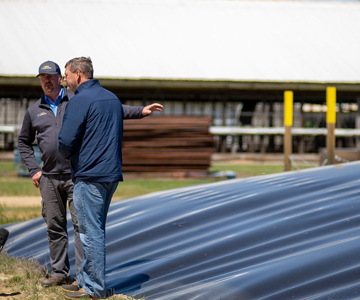 CLEAR Center (@ucdavisclear) on Twitter photo NEW PODCAST! 🚨
Catch the latest from <a href="/GHGGuru/">Frank Mitloehner</a>, on how #methane from #livestock, not just #cattle, can be used as a source of energy for transportation and utilities in this new podcast from <a href="/FarmToTableTalk/">Farm To Table Talk</a>. 🎙️
Listen now. 👇
farmtotabletalk.com/we-can-reduce-… NEW PODCAST! 🚨
Catch the latest from <a href="/GHGGuru/">Frank Mitloehner</a>, on how #methane from #livestock, not just #cattle, can be used as a source of energy for transportation and utilities in this new podcast from <a href="/FarmToTableTalk/">Farm To Table Talk</a>. 🎙️
Listen now. 👇
farmtotabletalk.com/we-can-reduce-…