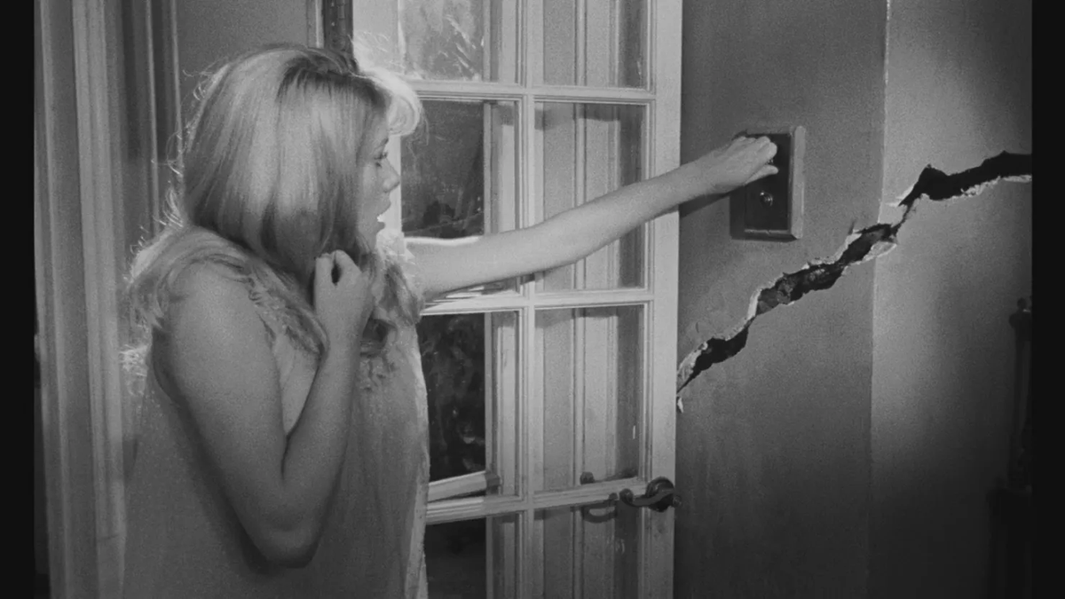 TheBex's tweet photo. What are 4 Horror movies you’ll never shut up about? 
Mine: https://t.co/onj7lN978K