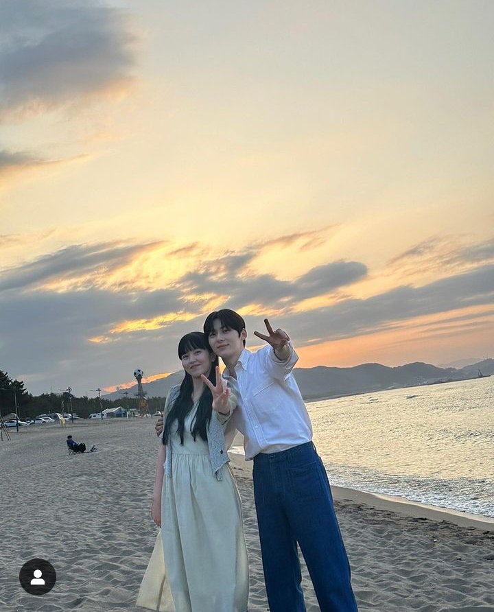 HwangMinhyun01's tweet photo. An Instagram Update From: optimushwang
With Kimsohyun
https://t.co/H8gFE69YhB
230905 #HwangMinhyun #황민현 #MinhyunHwang #OptimusHwang #HwangMinhyunDaileyUpdate #Kimsohyun #MyLovelyLiar #UselessLie https://t.co/wSNBbgEy5x