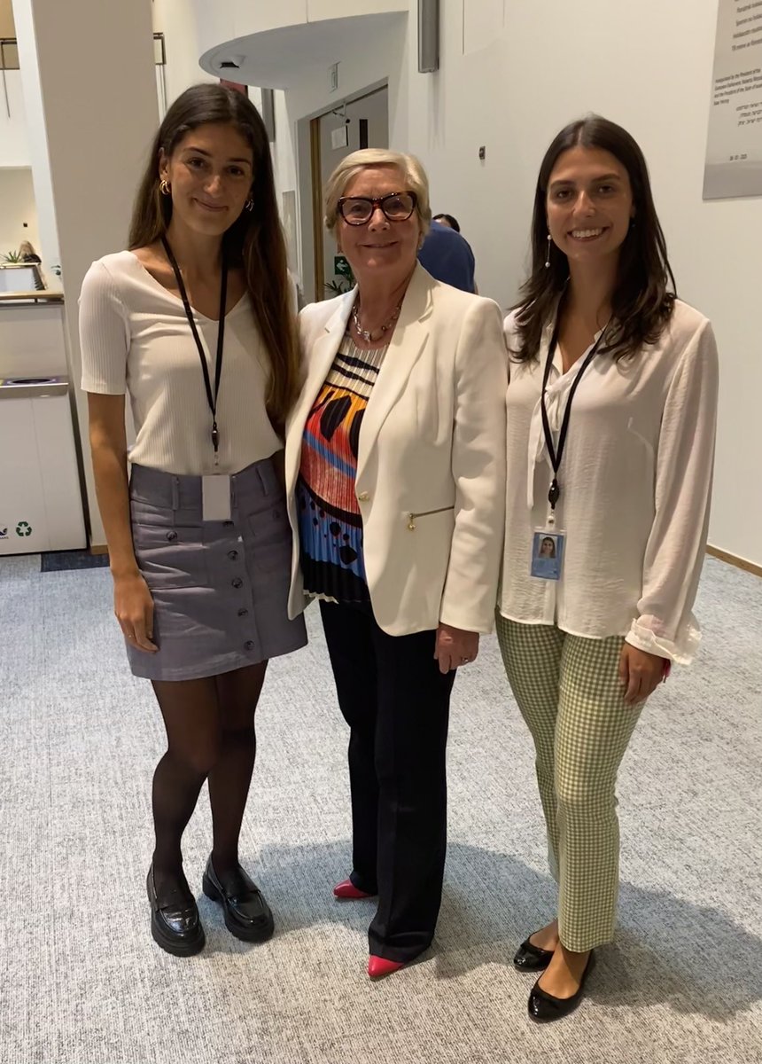 Very lucky to finally meet MEP Frances Fitzgerald in person at the European Parliament on the occasion of the @EPPGroup Youth Week 2023 ! 🇪🇺

@FitzgeraldFrncs thank you so much for your time and your wonderful work on gender equality. You’re such an inspiration! ✨

#EPP4Youth