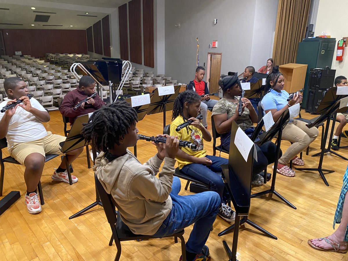 The hallways are alive with the sound of instrumental music. ⁦<a href="/kcpublicschools/">KCPS</a>⁩ ⁦<a href="/KCPS_Hartman/">KCPS Hartman</a>⁩
