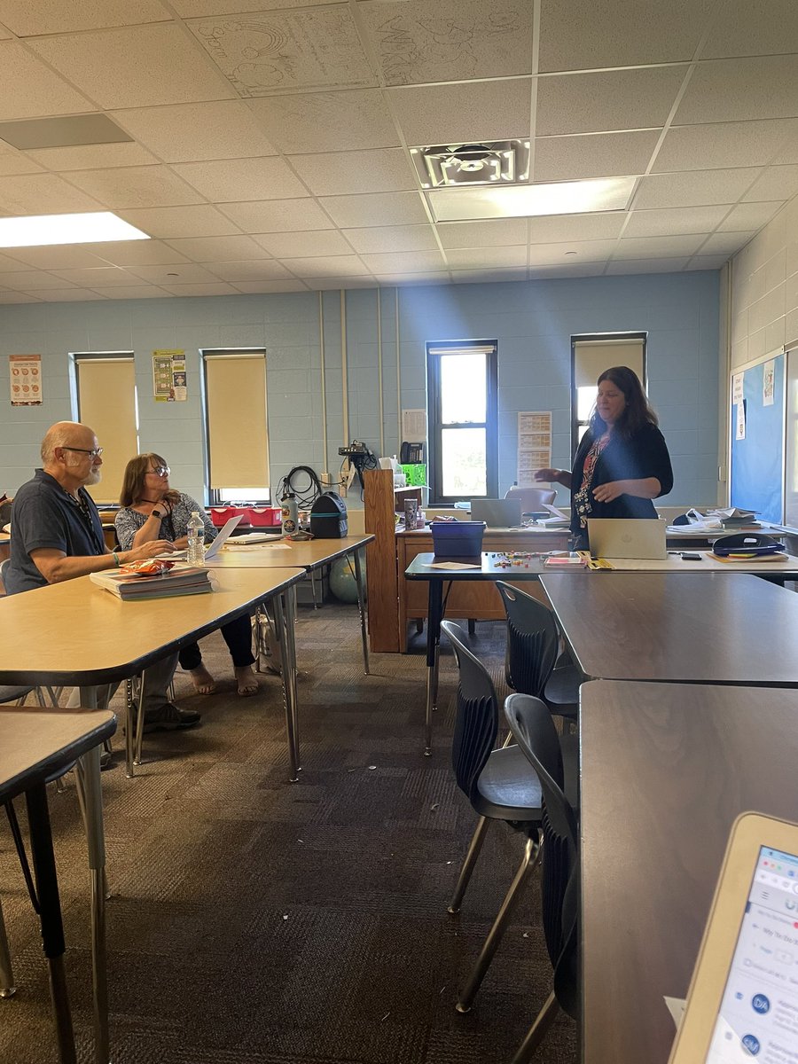 DariaP1980's tweet photo. Lesson Plan Internalization PD led by Mrs. Meyer #watchuswork #myips @brynn_kardash @JessicaHeckard https://t.co/snVdVzqVaI