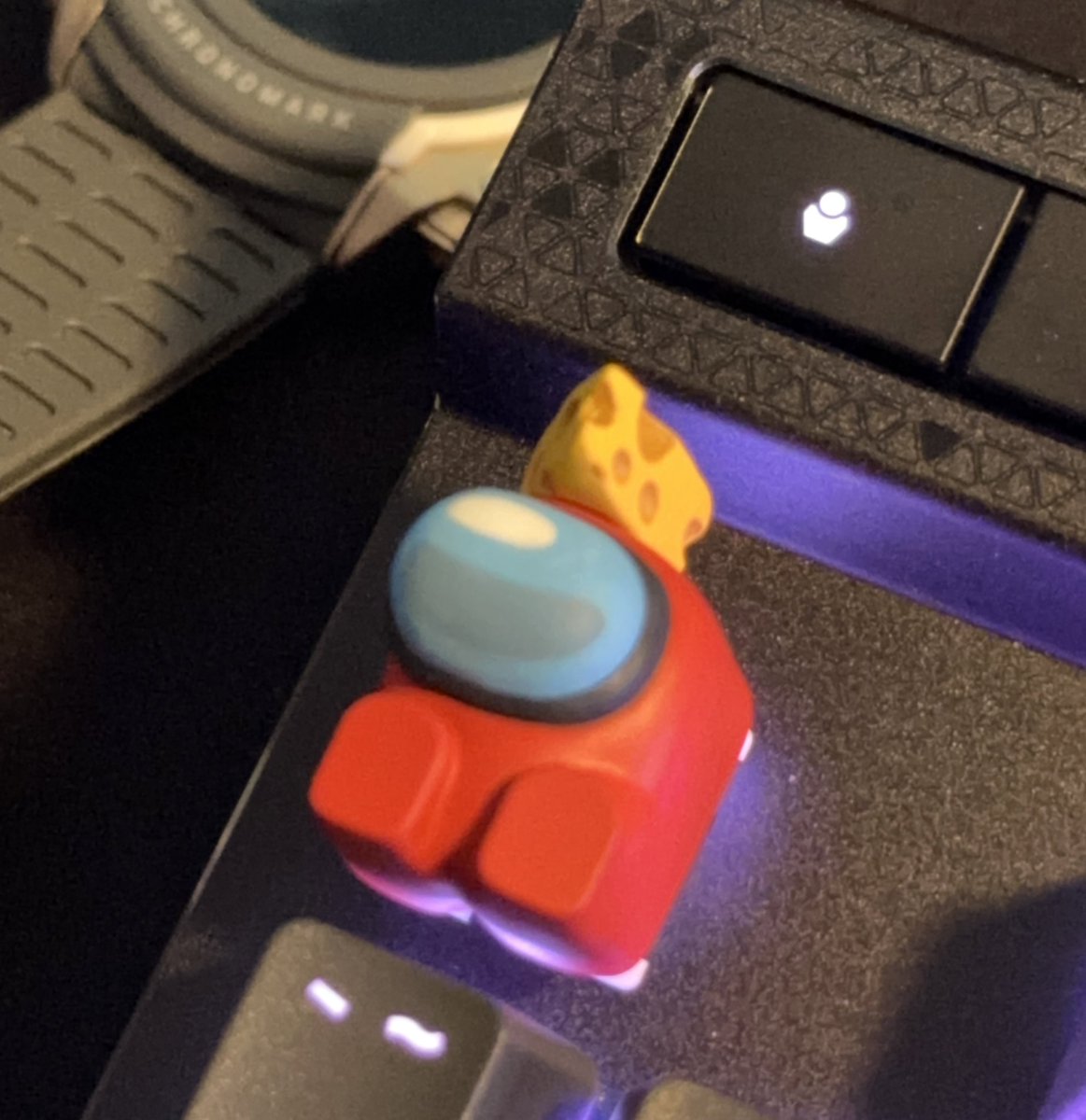 BeetleBombTV's tweet photo. UPDATE: 

My @InnerslothDevs / @tinymakesthings key caps are HOME and INSTALLED with their glizzy overlord! My @Corsair #K70Max has never been more sus! 👀🍳 https://t.co/lNcDpnunER
