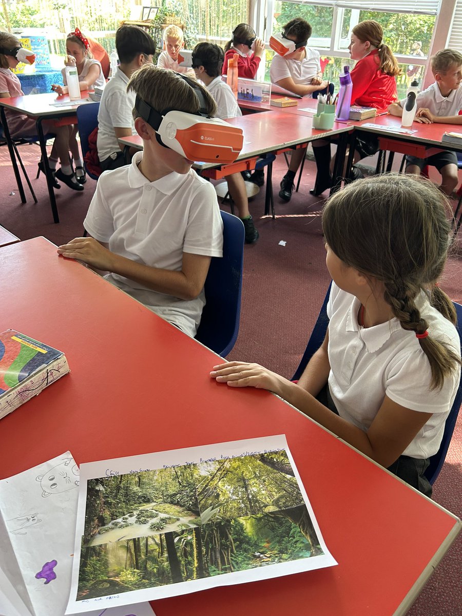 TJPrimary's tweet photo. 6RP took a leap into the rainforest using the VR headsets. This helped them to build a bank of descriptive vocabulary linked to their text, The Explorer. #TJEnglish #TJ6RP https://t.co/TZgrzjQuCe