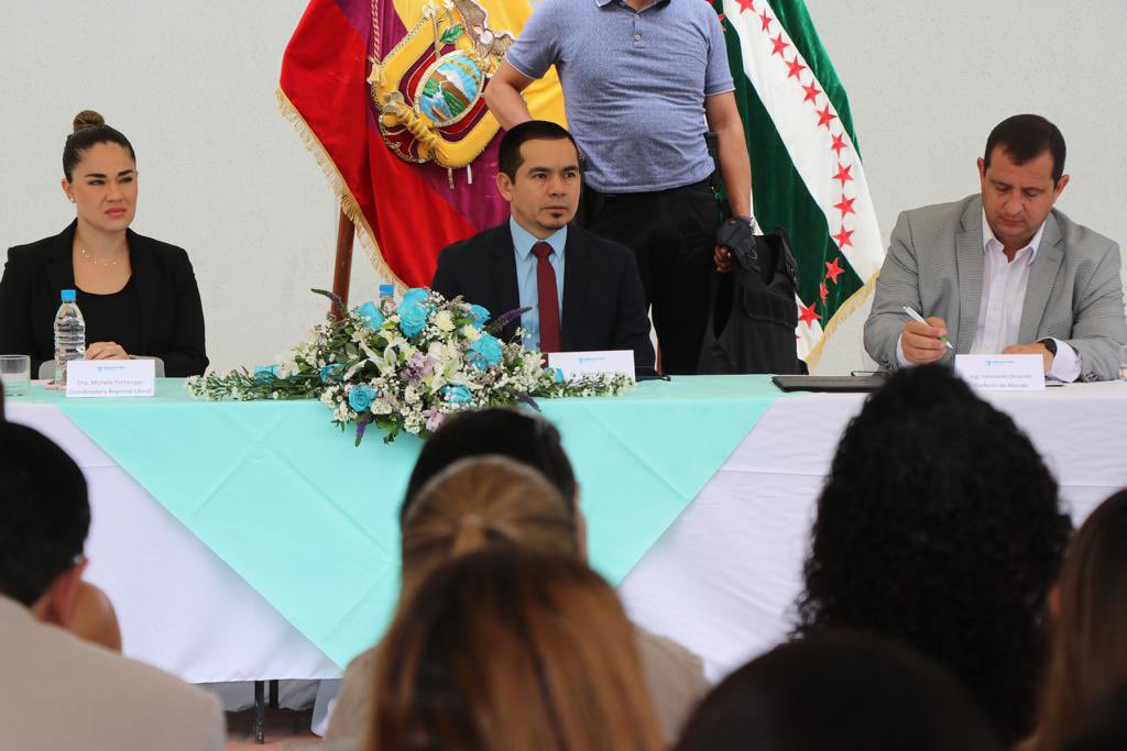 DefPublicaEC's tweet photo. 🔴 #AHORA 

Con la presencia del Defensor Público General, @AngelTorresDPG, autoridades de la provincia y funcionarios de la institución, se llevó a cabo el evento de inauguración de la “Sala de Apoyo Integral” a víctimas y a personas en situación de movilidad humana, en las oficinas de la institución en #Portoviejo. 🧵 

#AgendaEnTerritorio 
#Manabí