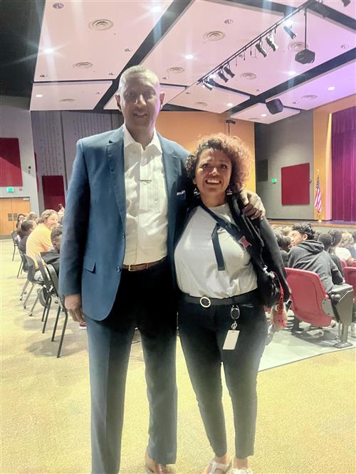 wsfcs's tweet photo. Forsyth County Sheriff Bobby Kimbrough was the guest speaker at Walkertown Middle School's kickoff event this morning.  Students heard about school expectations, the importance of PACK Pride and the significance of the 5 district rules of conduct.  #wsfcs #WSFCS60 @WMSWolfpack https://t.co/JBS5vggZiq