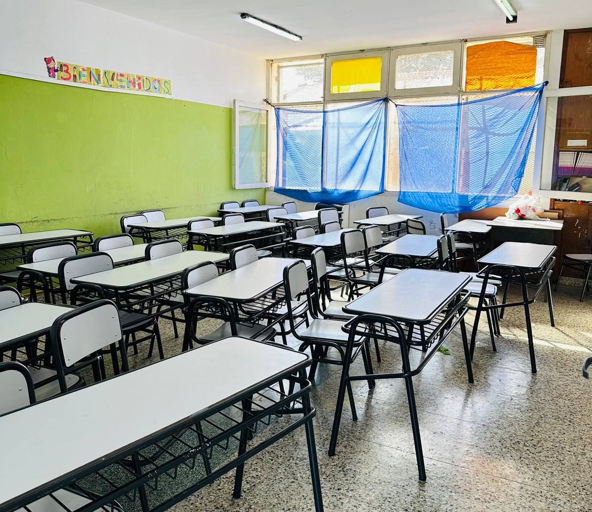 Un sector docente llama a paro por 3 días en defensa de la educación pública y en reclamo al FMI. Nada más alejado de la realidad de nuestra ciudad y de nuestra Provincia que seguir castigando a los chicos sin clases. No es la forma. 
Perjudican a cientos de miles de platenses.