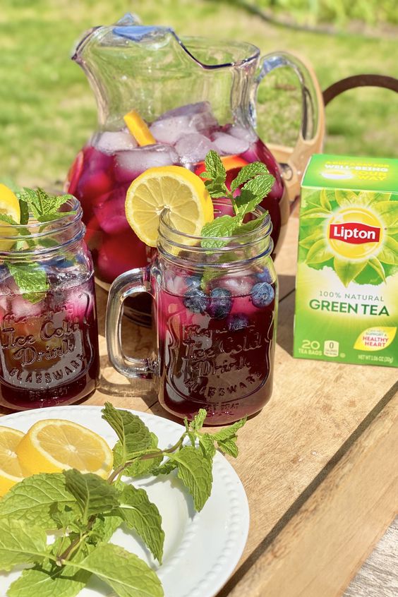 Trying to beat the heat? Cool down with this delicious and refreshing Berry MinTEA Delight recipe 🌿 👉bit.ly/4819a6E