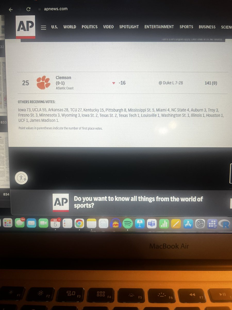 TXmoose70's tweet photo. Every week there are teams that get AP poll votes and teams that do not. #TXST is the former & UTSA is the latter. (As it should be) #TakeBackTexas #UTSAHateWeek #beatUTSA #EatEmUp https://t.co/S1hpGUj6Fb