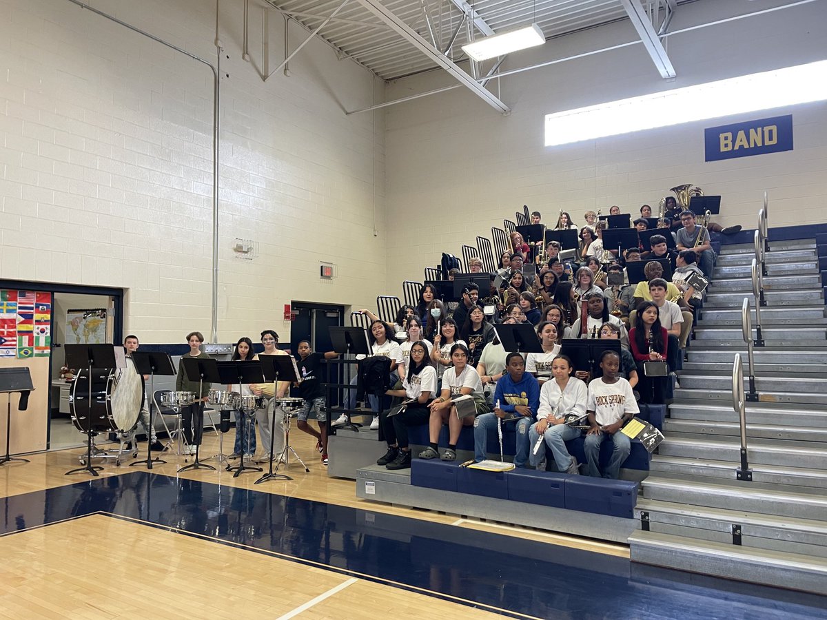 ROCKSPRINGSBAND's tweet photo. Let’s get this Pep Rally started!! ⁦@RSMSKNIGHTS⁩ ⁦@RCSArts⁩ https://t.co/o2cNpnf5Lf