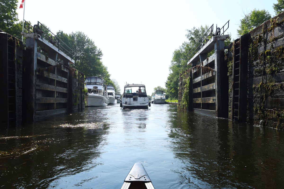LHNCanalRideau's tweet photo. Aujourd'hui marque la fin des longues heures sur le #CanalRideau.

Jusqu'au 9 octobre, les écluses seront ouvertes de 10 h à 16 h du lundi au vendredi, et de 9 h à 17 h les samedis, dimanches et à l'occasion de l'Action de grâce.

📷 : Poste d'éclusage de Beveridges https://t.co/Hh87qwbOmi