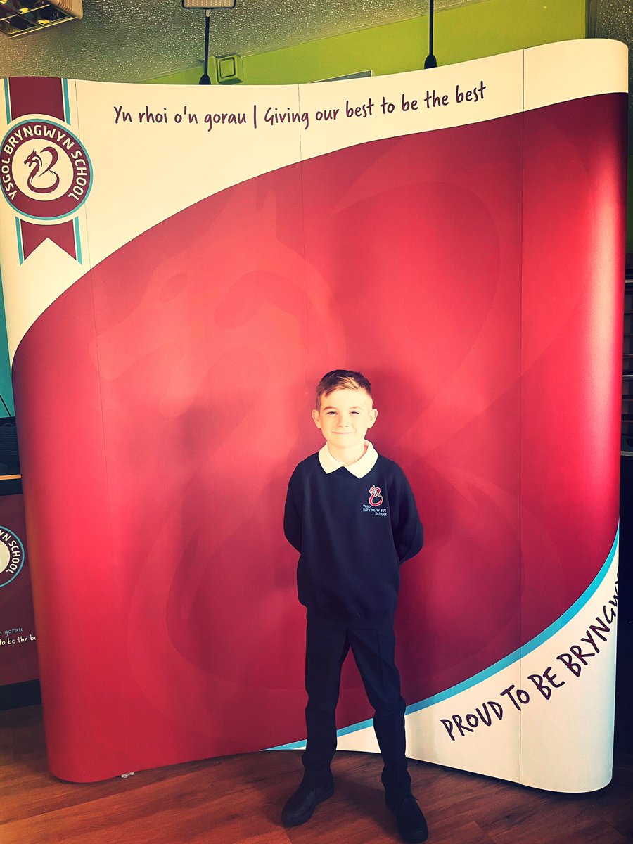 jessicarachel78's tweet photo. #firstdayofschool #secondaryschool #bryngwyn #beautifulblake #year7 @BryngwynSchool https://t.co/KapOKzPMM6