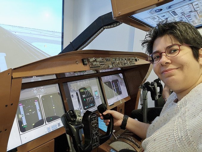 Pırozak ilaçlama uçağımla yettim! Ekonomik zorluğu olanlar çatılara çıkıp ağızlarını açsınlar.