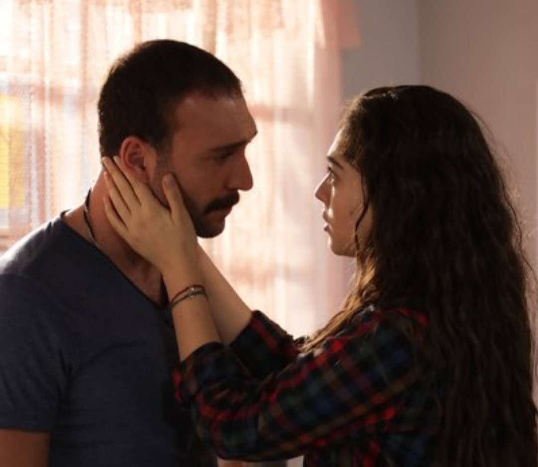 bells3nwhistles's tweet image. To Fandoms, facts don't matter. Their own perceptions and ill baked assumptions matter.

#Fatoş got rid of forced marriage &amp;amp; womanizer, harasser Neco (#Sibel saved that girl at the hotel). She divorced him.

Fatoş only ever loved #Boz &amp;amp; had a beautiful daughter with him..

#Ramo