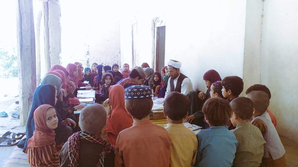 MasoomSubh49849's tweet photo. Hello my friends, we need help in our area for girls' school, anyone who can help, please help us, email and WhatsApp number subhan.masoom2@gmail.com 0093782014218 https://t.co/PmXeRDJ9km