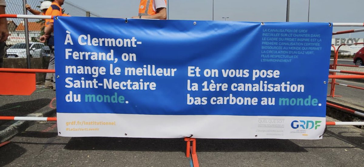 VayssatQ's tweet photo. Aujourd’hui, en #Auvergne, il s’est passé quelque chose que perso je trouve incroyable. #GRDF a posé la première canalisation au monde en Polyéthylène bio-sourcé, et donc bas carbone ! 😍🍃

Cette #innovation est expliqué ici ⤵️

https://t.co/TH3cDfwdrd https://t.co/zx7kNZrIgb