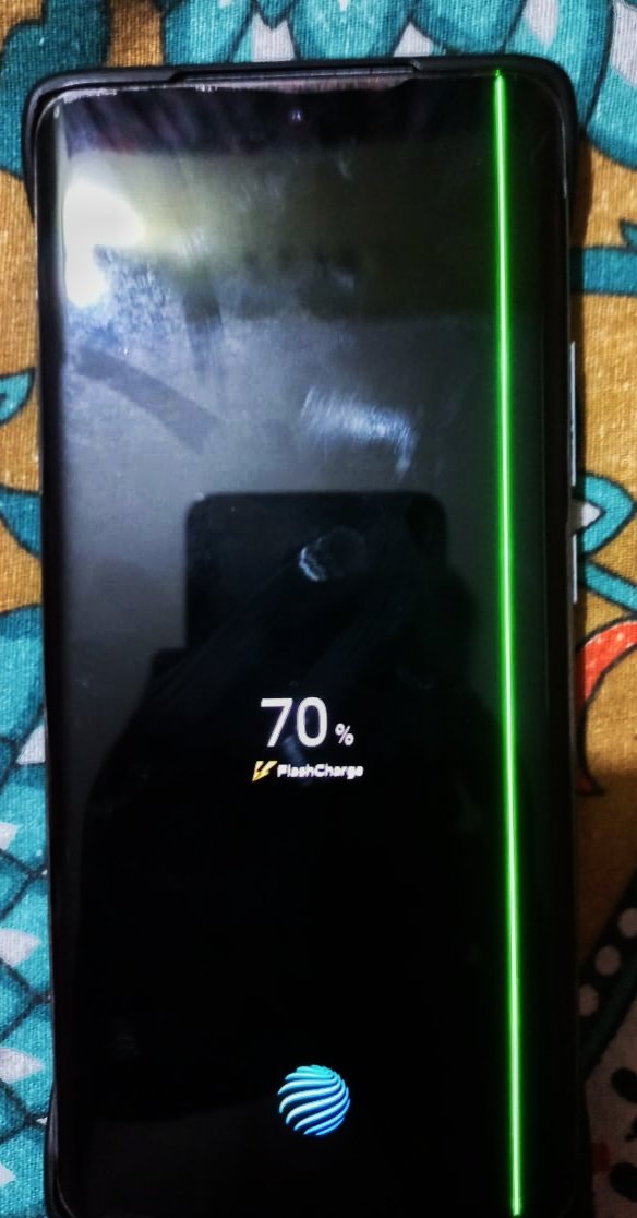 smklg1996's tweet photo. @Vivo_India After update...... ye ho Gaya Mera screen ka vivo India do something https://t.co/rulqM9LSma