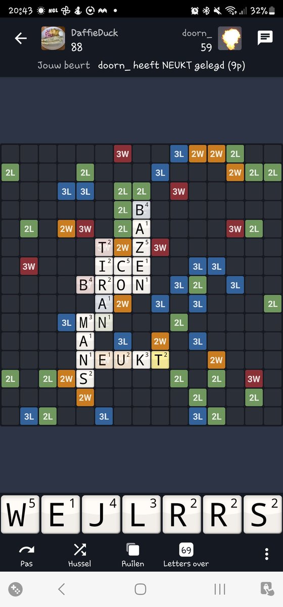 Hummiejso's tweet image. Mijn Wordfeud momenteel. 🤣🤣🤣

#Neuk
#Neukt
#Neukte