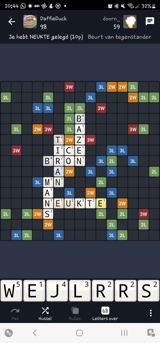 Hummiejso's tweet image. Mijn Wordfeud momenteel. 🤣🤣🤣

#Neuk
#Neukt
#Neukte