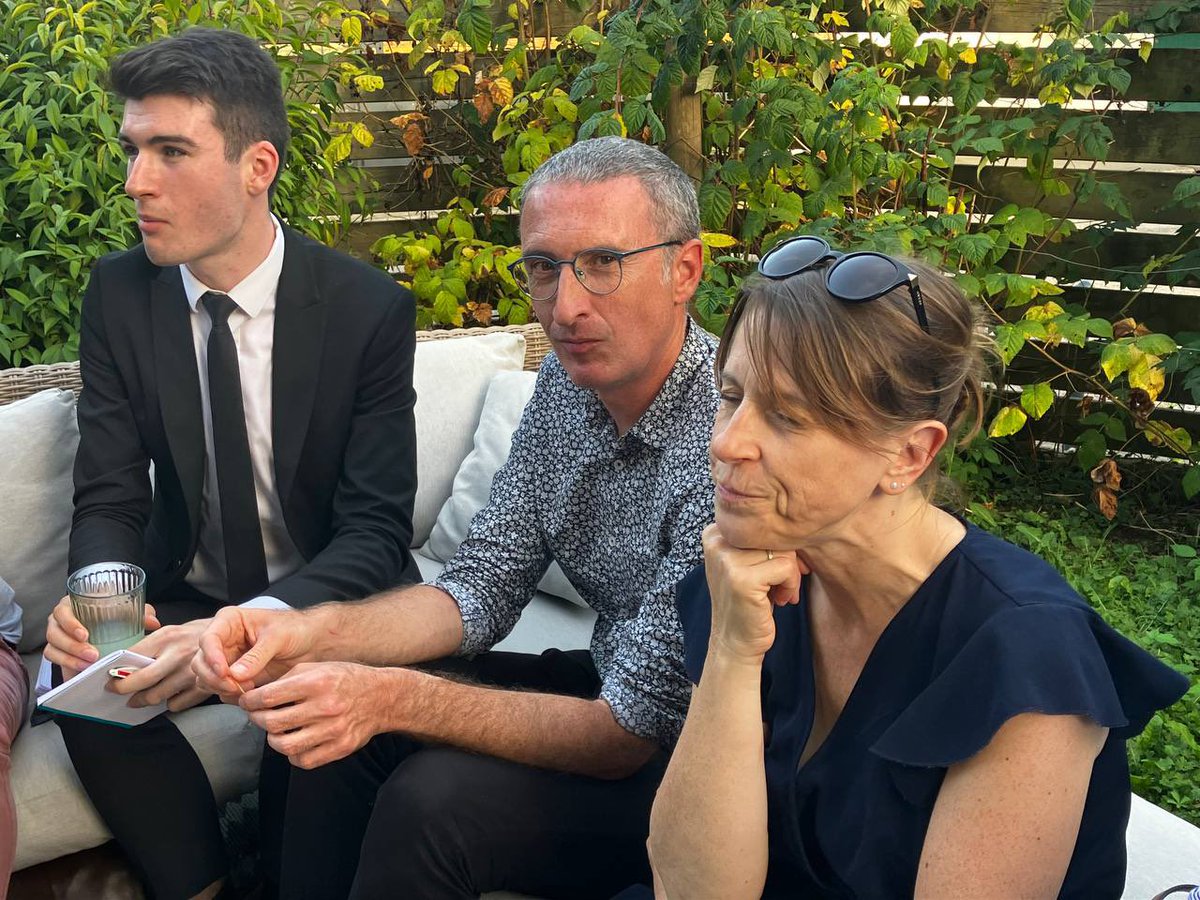 Renaissance_35's tweet photo. C’est aussi la rentrée pour @Renaissance 35 💼 
Pour préparer nos prochains rendez-vous militants et le #campuseuropeen Renaissance à #Bordeaux , réunion des délégué(e)s de circonscription et des resp. de comités locaux d’Ille-et-Vilaine. Motivation, engagement, projets 
Merci🚀 https://t.co/dyOXbOeOH8