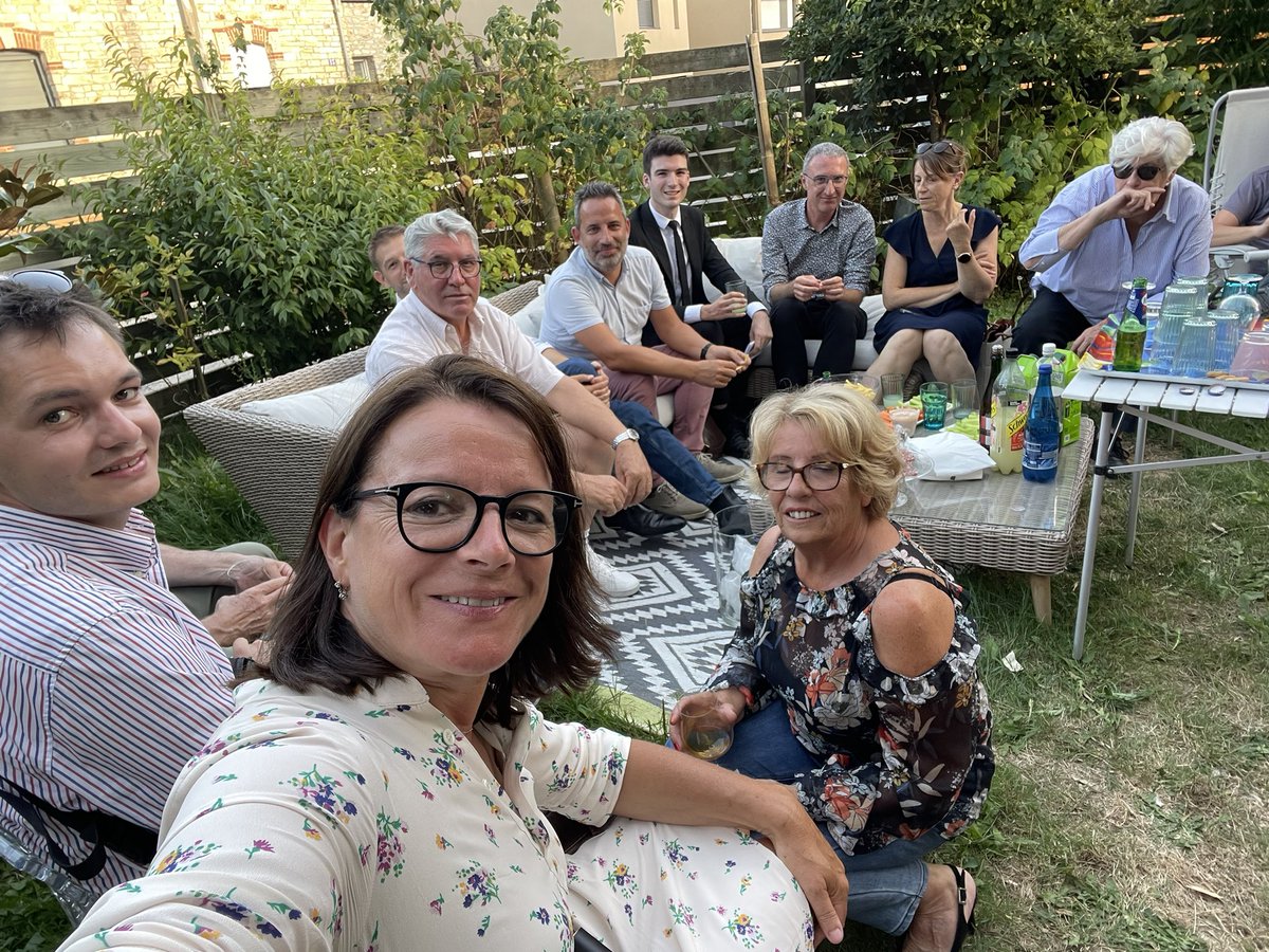 Renaissance_35's tweet photo. C’est aussi la rentrée pour @Renaissance 35 💼 
Pour préparer nos prochains rendez-vous militants et le #campuseuropeen Renaissance à #Bordeaux , réunion des délégué(e)s de circonscription et des resp. de comités locaux d’Ille-et-Vilaine. Motivation, engagement, projets 
Merci🚀 https://t.co/dyOXbOeOH8