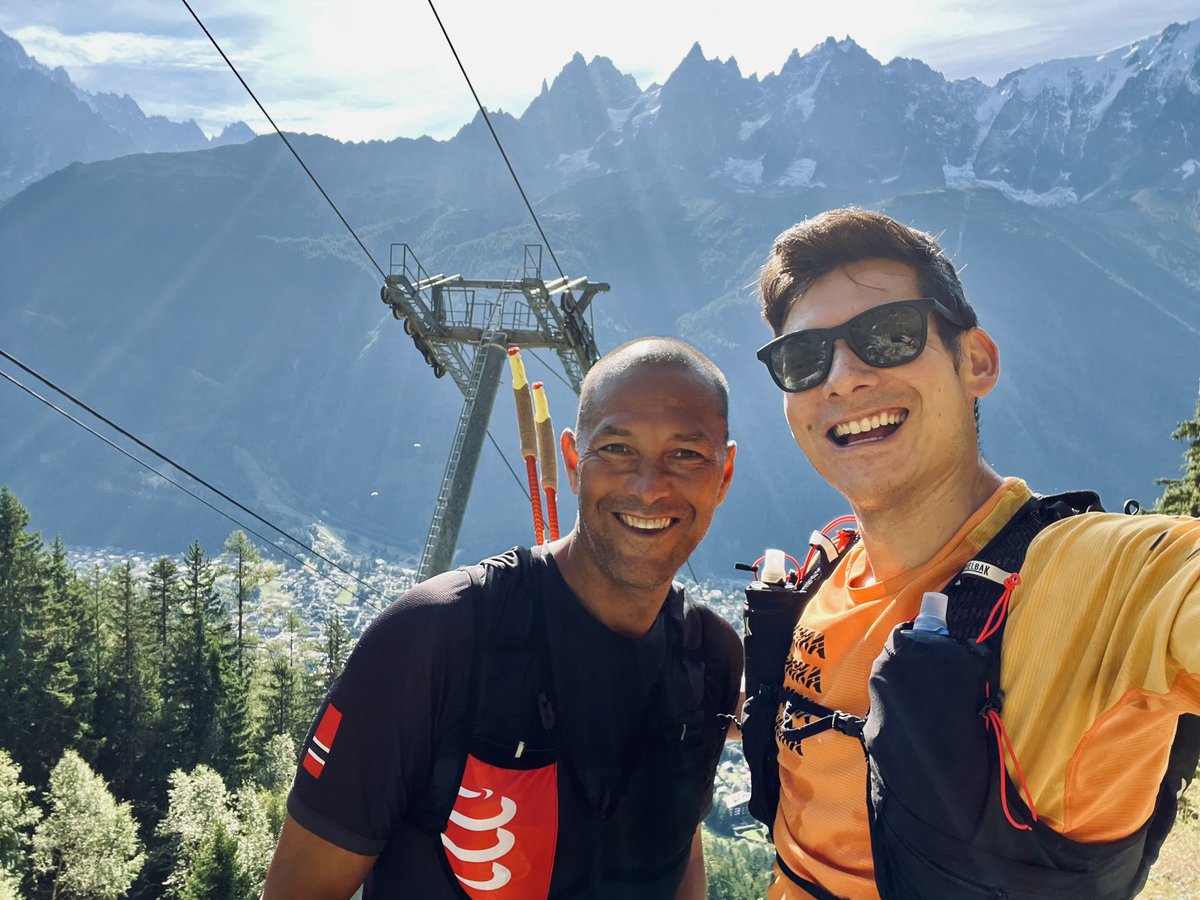 Rule number 1 in @Chamonix_France - When you run into @SageCanaday you pull him over for a selfie. Congratulations on your @UTMBMontBlanc TDS…..hope to see you on the trails again soon! #selfie 🤳
