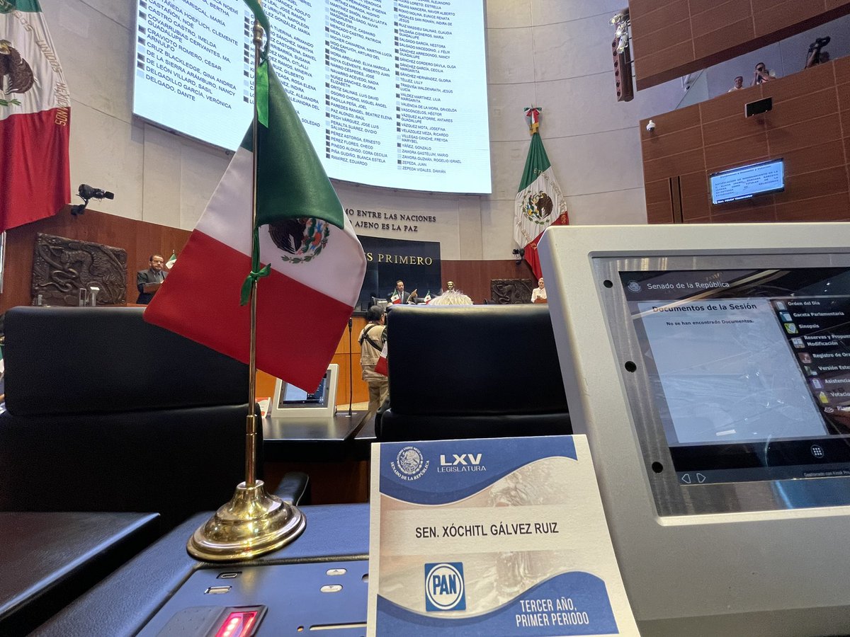XochitlGalvez's tweet photo. ¡Ya lista para la primera sesión de este nuevo período legislativo en el @senadomexicano! https://t.co/whSy7UjWR6