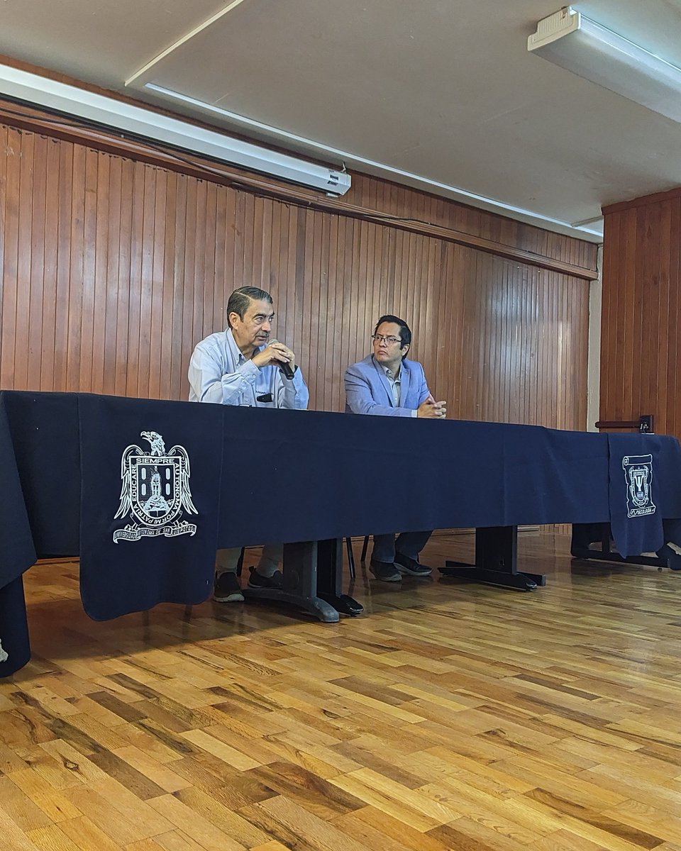 UaslpPsicologia's tweet photo. 🚀En UASLP, siempre apuntamos a la excelencia educativa💪💡Docentes, administrativos, Rectoría y funcionarios de la administración central se reunieron para mejorar la calidad académica. ¡Nuestro compromiso es ofrecer lo mejor a nuestros estudiantes!📚🌟 #SanLuisPotosí  #UASLP https://t.co/snCP0vJTNO