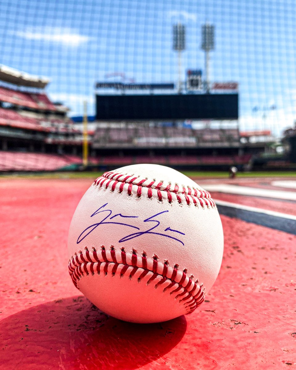 🚨 SIGNED BALL GIVEAWAY 🚨 RETWEET to enter to win an official MLB baseball autographed by Spencer Steer! Must enter before 9 a.m. ET, Wednesday, September 6. Rules ➡️ atmlb.com/2GALeNF