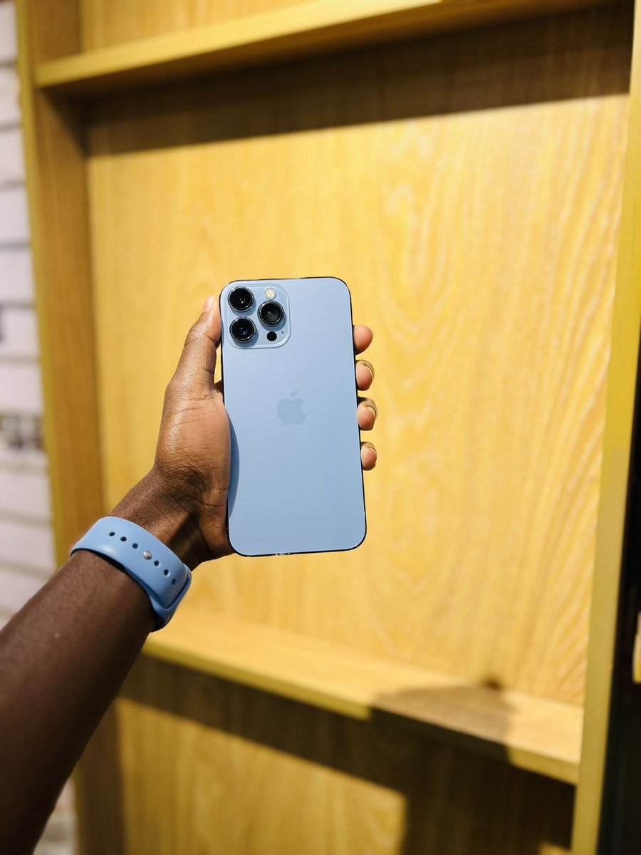 ihub256's tweet photo. iPhone 13 Pro Max 256gb good condition Face ID works 
At 3.5m free cover and all accessories 
Call or what’s up us on 0706337433
#quicksales https://t.co/Fvwzt6ewTX