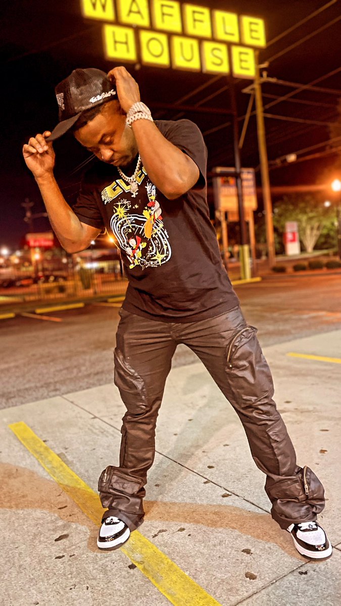 PY/Stevie Harts tweet media