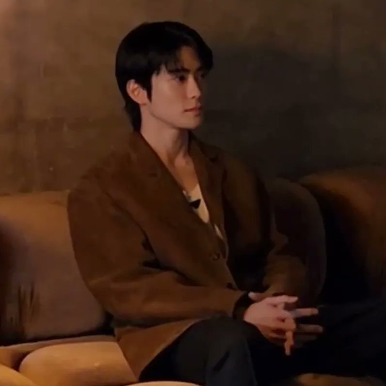 hourly jaehyun tweet media