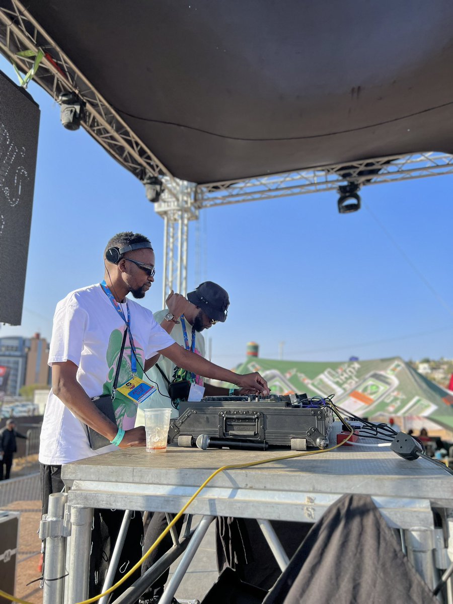 Sunday at #DeepInTheCity ( <a href="/InnJurra/">Jurra Inn</a> ) went a little something like this. 🌆 

#DITC2023 • #TheRupertz #OfficialRupertz