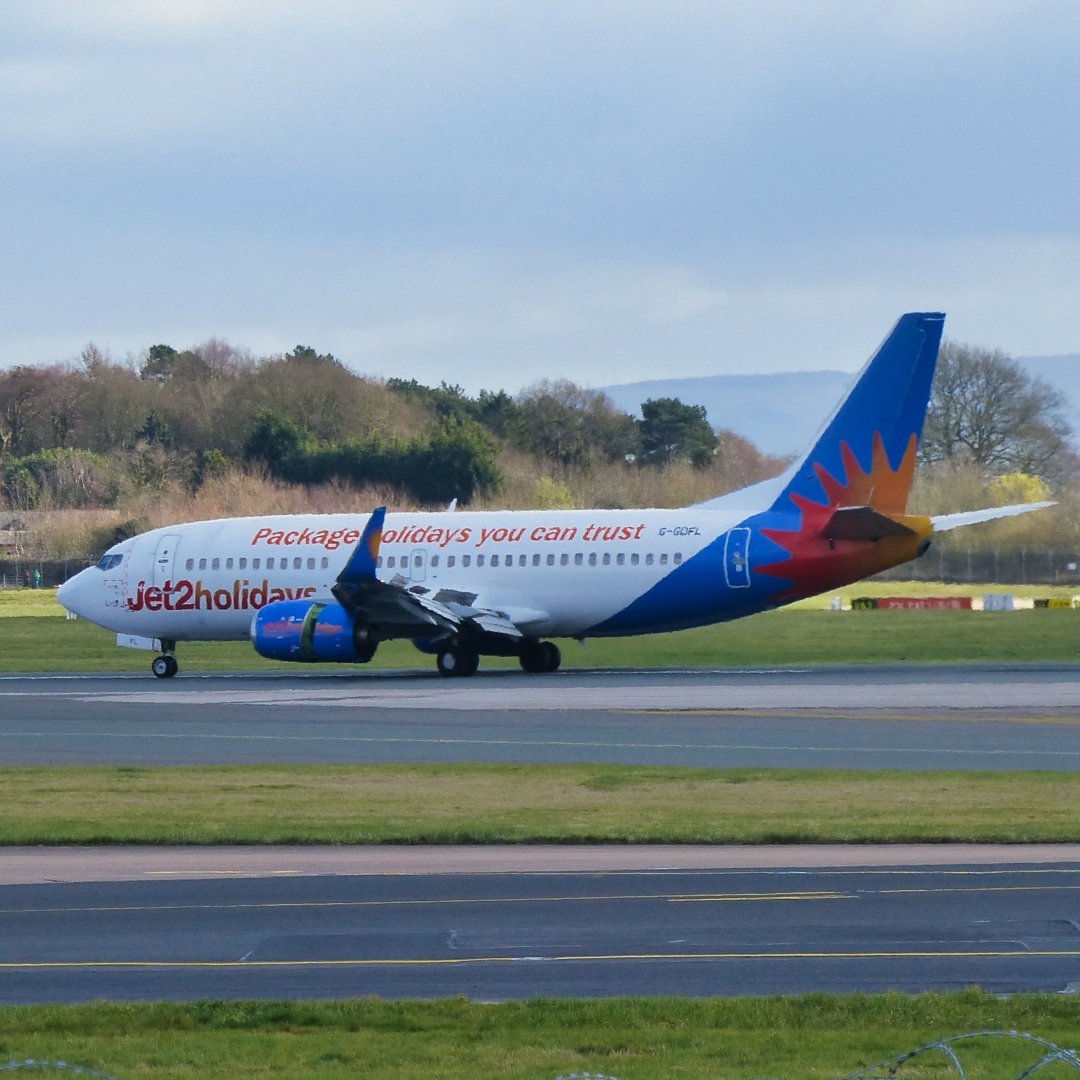 Michaelflying28's tweet photo. Jet2 Boeing 737-300 G-GDFL arriving at Manchester Airport from Grenoble Alpes Isère Airport 26.2.23.
#jet2 #jet2holidays #jet2pics #jet2view #boeing #boeinglovers #boeingfans #b737 #b737300 #b733 #boeing737 #boeing737300 #boeing733 #boeingb737 #boeingb737300 #boeingb733 https://t.co/WtQ3kaaUEu