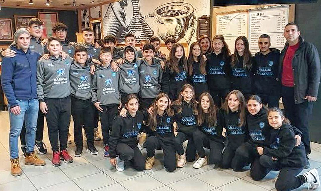 ahmmuratoglu's tweet photo. Susmayın! 
Unutmayın! 
Unutturmayın!
Affetmeyin!
Hesap sorun
 
#isiasortakdavamız #şampiyonmelekler https://t.co/G8vcs3nFpy