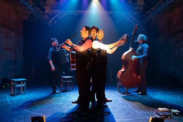 La saison culturelle 2023/2024 de La Barcarolle 
est disponible sur labarcarolle.org 😉

📱 La billetterie en ligne sera ouverte le 12 septembre.
🎟Et premier rendez-vous, avec la présentation de saison le samedi 16 septembre à 18h au Théâtre du Moulin à Café.