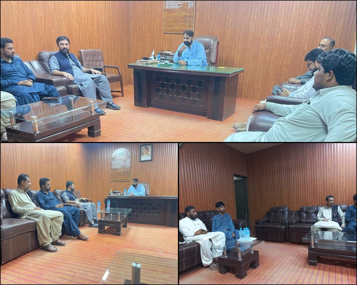 Chairman_MCGwd's tweet photo. ضلع گوادر کے نئے تعینات ہونے والے ڈپٹی کمشنر اورنگزیب بادینی صاحب نے میونسپل کمیٹی گوادر میں چیئرمین بلدیہ گوادر شریف میاہ داد سے ملاقات کی

گوادر شہر اور عوامی مسائل سے متعلق مختلف امور پر تبادلہ خیال کے علاوہ گوادر عوام کی فلاح و بہبود کے لئے مشترکہ تعاون کا اعادہ https://t.co/t45o6uIoJd