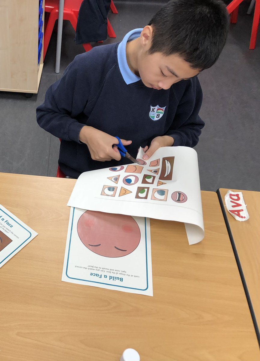MrMcInnes3's tweet image. Antonine Base is turning into an art studio at Scouts! 🖌️ They&apos;re chasing that Artist badge! Today&apos;s canvas 🎨🧑‍🎨: Self-portraits and mastering facial featuresl! 🎨 #ScoutArtistry #CreativeExplorers 🧑‍🎨🖼️ @AntonineBase @Kilpatrickscho1 @ScoutsScotland @ScoutsWest