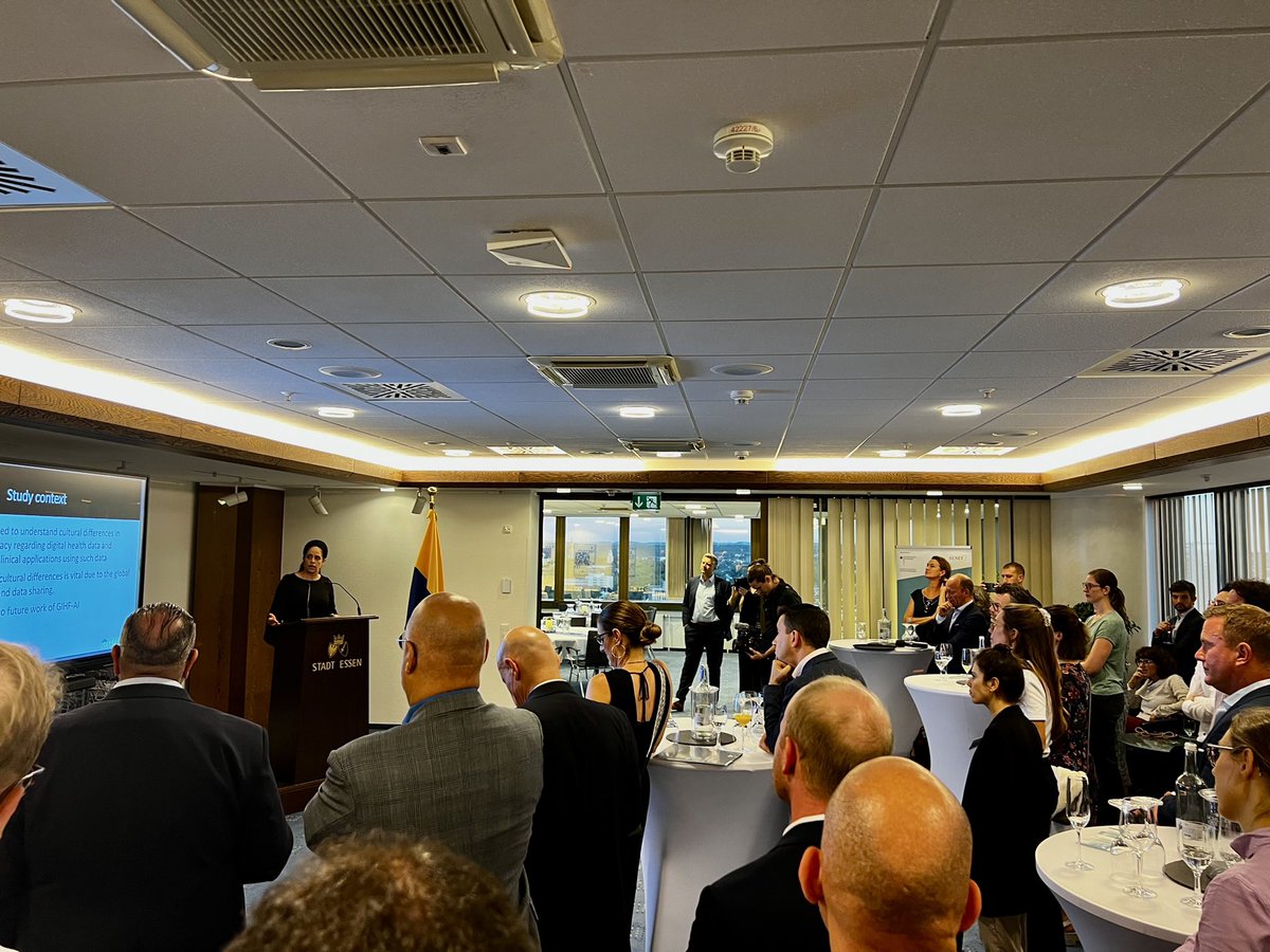 ElnetD's tweet photo. Dr. @AlexanderSchachinger of #EPatient Analytics & Dr. Yiska Weisband of @ClalitInnovation revealed initial results of the #GIHFAI23 study. Anticipate insights on #health care #DataPrivacy & sharing in Israel & Germany. Crucial for personalized digital #healthcare's future 🏥 https://t.co/CsE41zd8MF