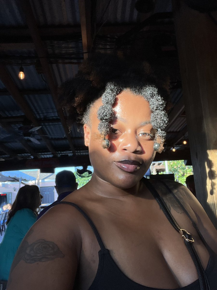 CocoLuvlee96's tweet photo. Baby the sun hit me just right🤎🤎🤎 https://t.co/l3sQ61Hupz