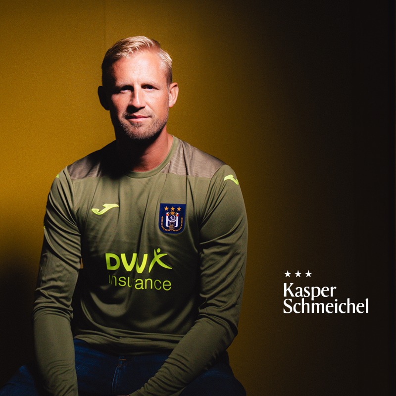 Livre no mercado, Kasper Schmeichel é oficializado no Anderlecht