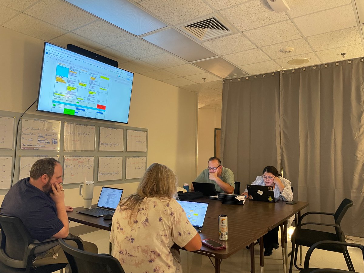 SereneD15's tweet photo. Powerful, purposeful, and structured instructional planning taking place with the US History team @NFHS_Rangers . Celebrating year to year gains on our Gilded Age team assessment as well. @MrGuzman504 @jjoliphant @ambermhope @Hatch_2116 #ReadyHall #STAARReady https://t.co/hq1VK7CU9S