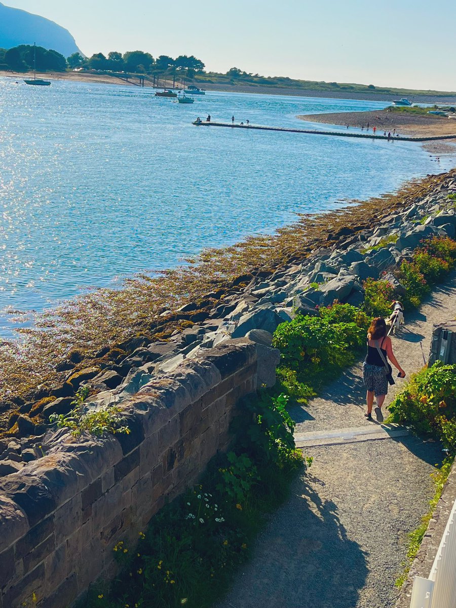 ShesfromWales's tweet photo. The path for Conwy Deganwy Llandudno and further ๐enjoy the heat and the stunning views ..Cymru๐ด๓ ง๓ ข๓ ท๓ ฌ๓ ณ๓ ฟ@ThePhotoHour @NWalesSocial @NorthWalesWalks #northwales #conwy #Cymruambyth #Cymru #photo #NaturePhotography #welshviews #sea #harbour https://t.co/7zJ8unqIgz