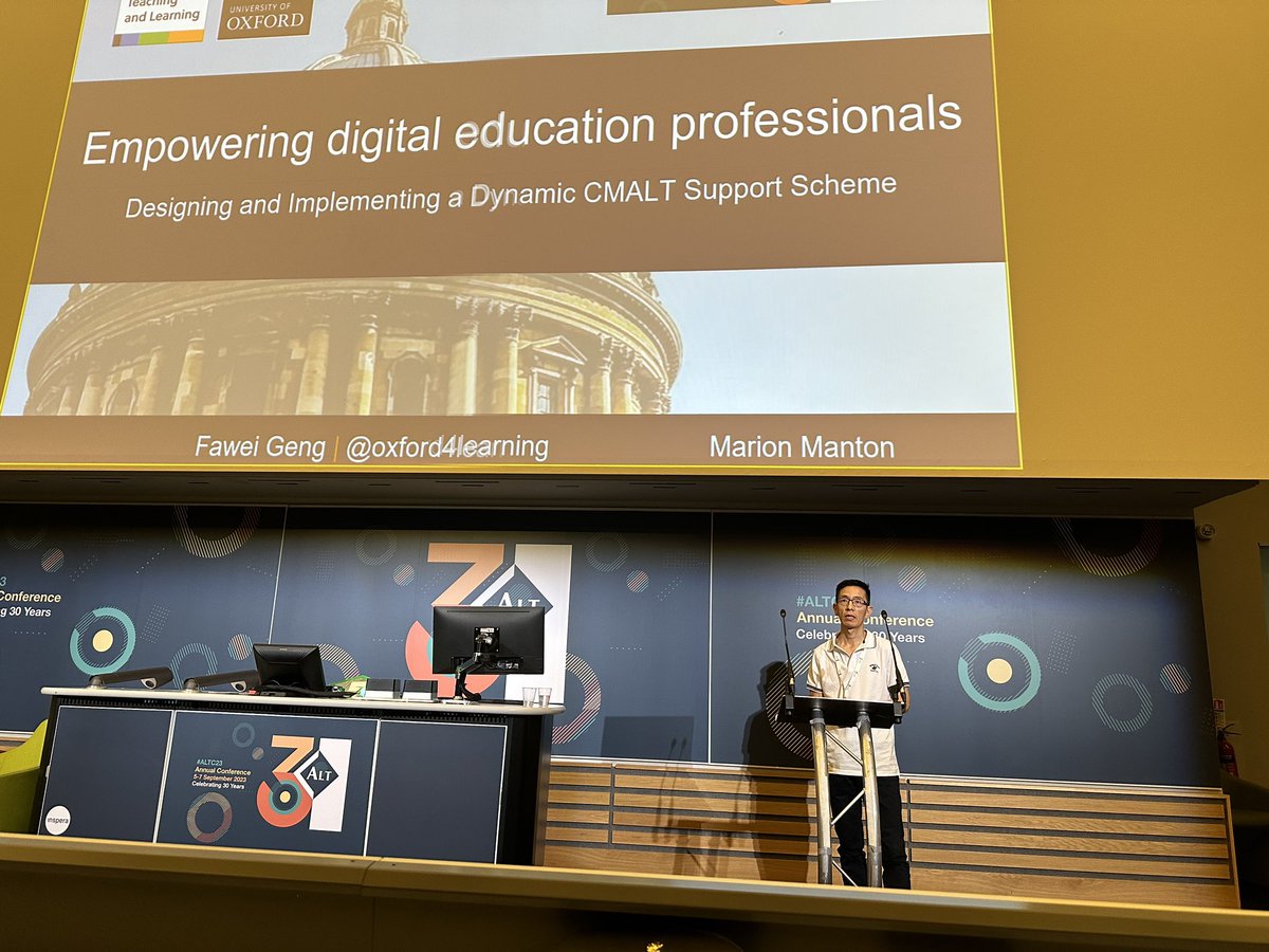 <a href="/Oxford4Learning/">Fawei</a> presenting a great #cmalt initiative at <a href="/UniofOxford/">University of Oxford</a> - really great to see support for CMALT in this way #altc23