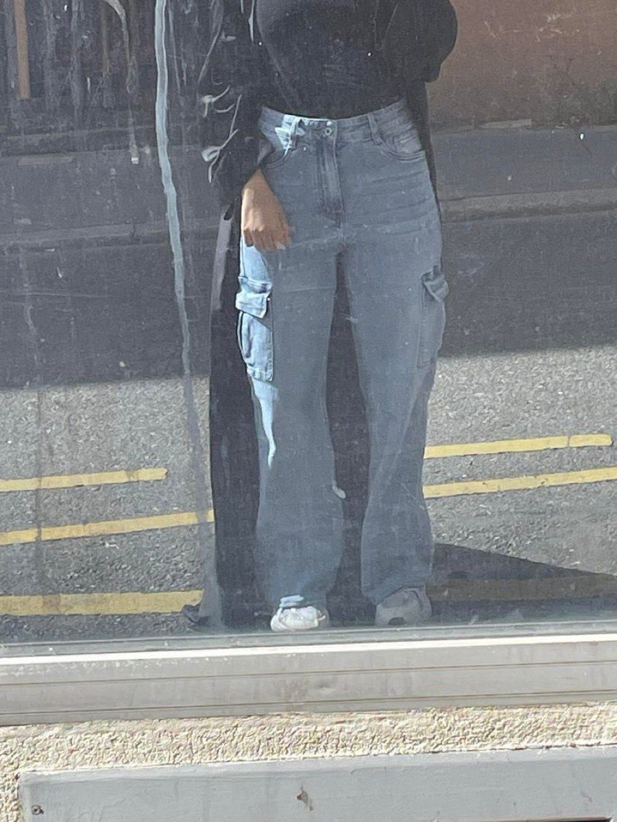 CerfiaFR's tweet image. 🇫🇷👘 FLASH | Une jeune étudiante aurait été exclue par le proviseur d'un lycée de #Lyon ce matin parce qu'elle portait un kimono.

👉 Une plainte pour « discrimination en raison de l'appartenance religieuse », va être déposée.