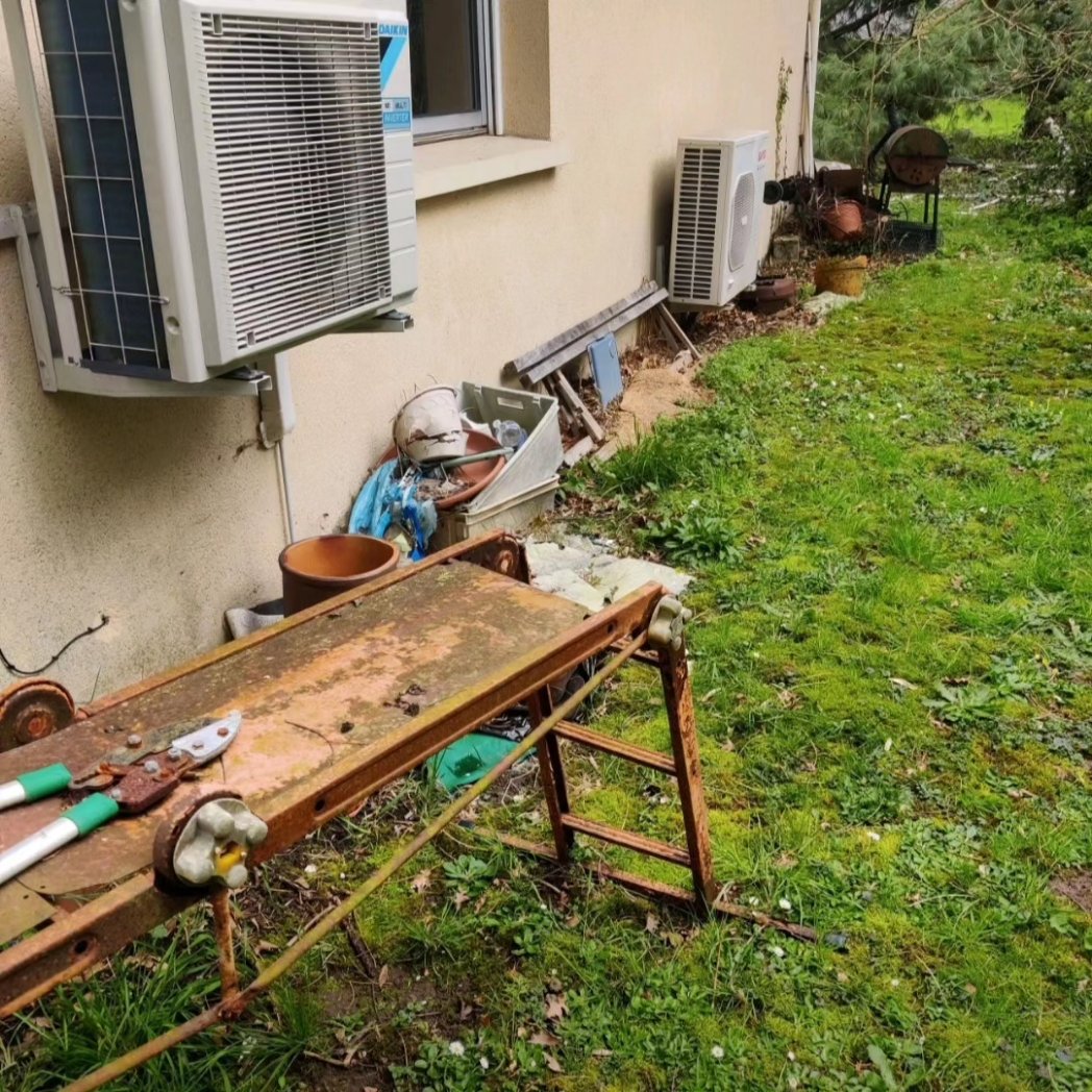 Opdebarras's tweet photo. Parfois, faire le vide même en extérieur, permet de mieux vendre son habitation 🏡

#coupdepropre https://t.co/zDj5Kn6Vue