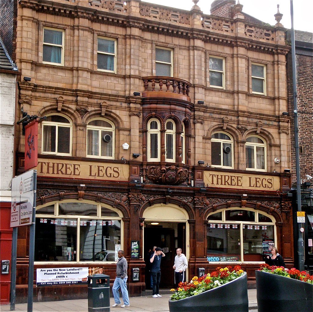 OSpin_Laden's tweet photo. Three Legs, Leeds. 

Karaoke on a Monday midday, need I say more https://t.co/NS64NTwHXW