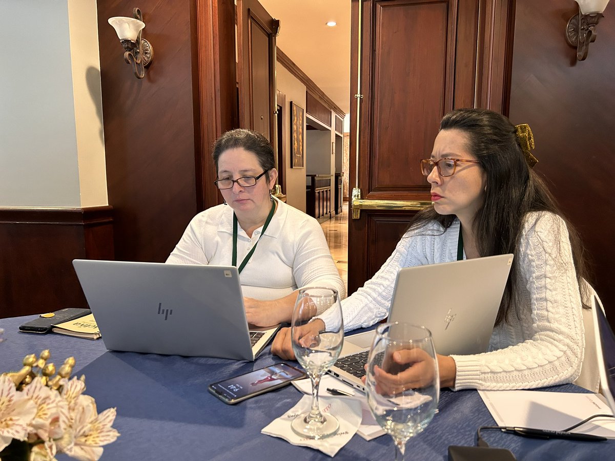 FAOEcuador's tweet photo. 👉 El resultado esperado de este taller regional es aportar en el desarrollo de los informes nacionales, a partir de los cuales se realiza el informe global que también sirve como insumo para evaluar el progreso a varias metas internacionales relacionadas con los bosques. https://t.co/QmgxyLNzgm
