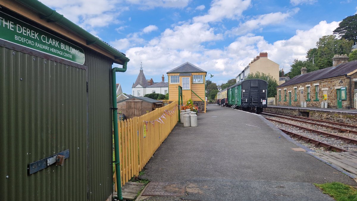 Hey <a href="/derekclarksport/">Derek Clark</a> great to see you've been recognised at the Bideford heritage railway 🤣