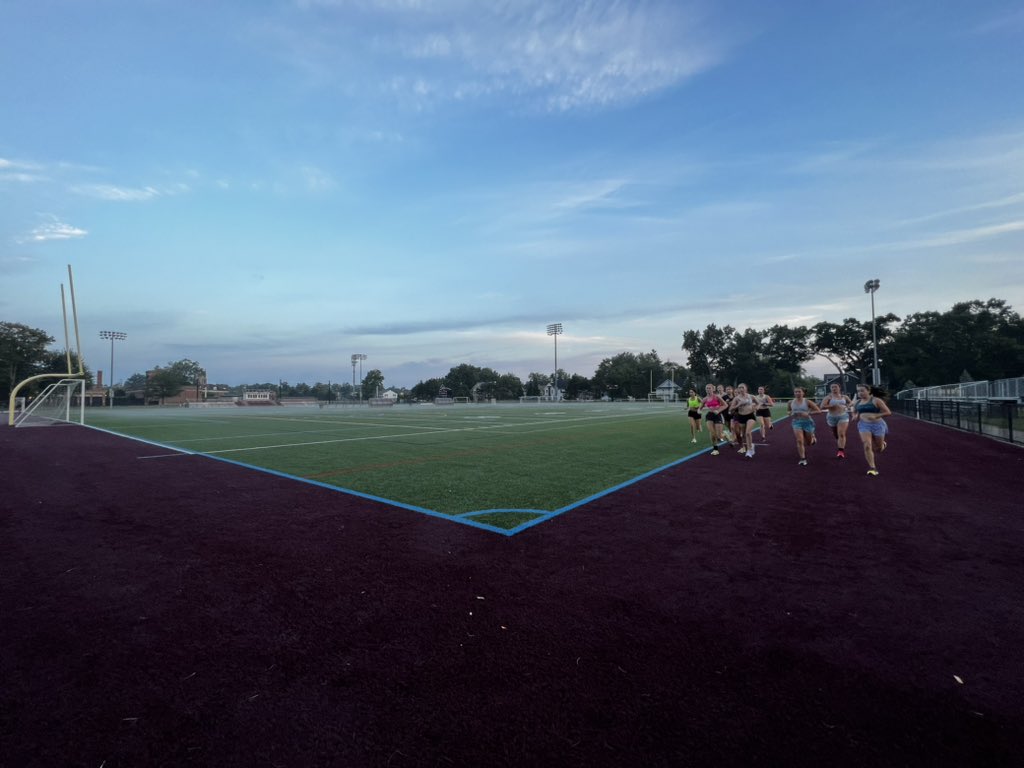 CoachSteinman's tweet photo. First day of classes starting with a 6am workout to beat the heat🔥 https://t.co/SlcpyQYo9f
